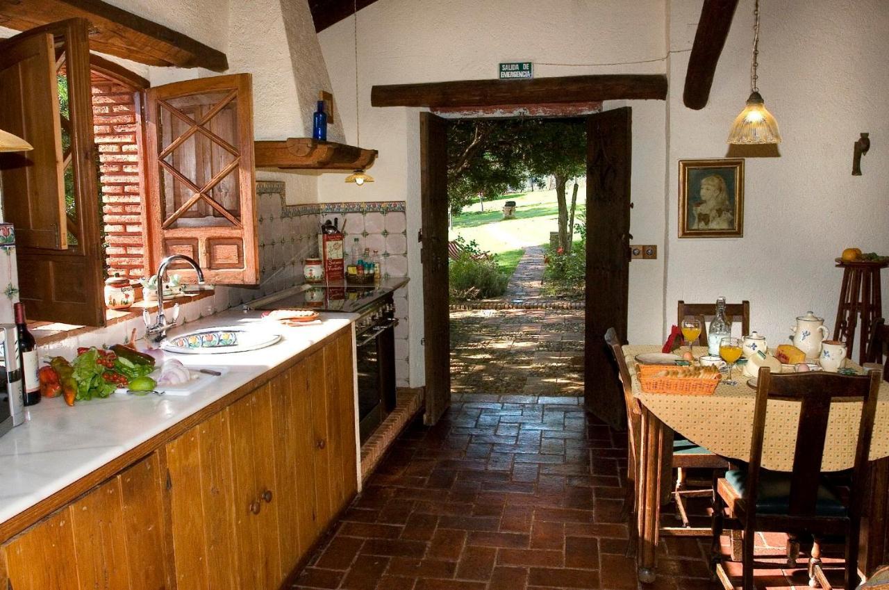 Molino Rio Alajar Pension Buitenkant foto